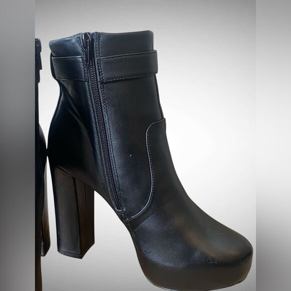 Express Black Genuine Leather ankle platform boots Gold buckleNWOB size 7 & 9.5 - Picture 4 of 10